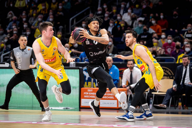 的中后场防 的中后场防