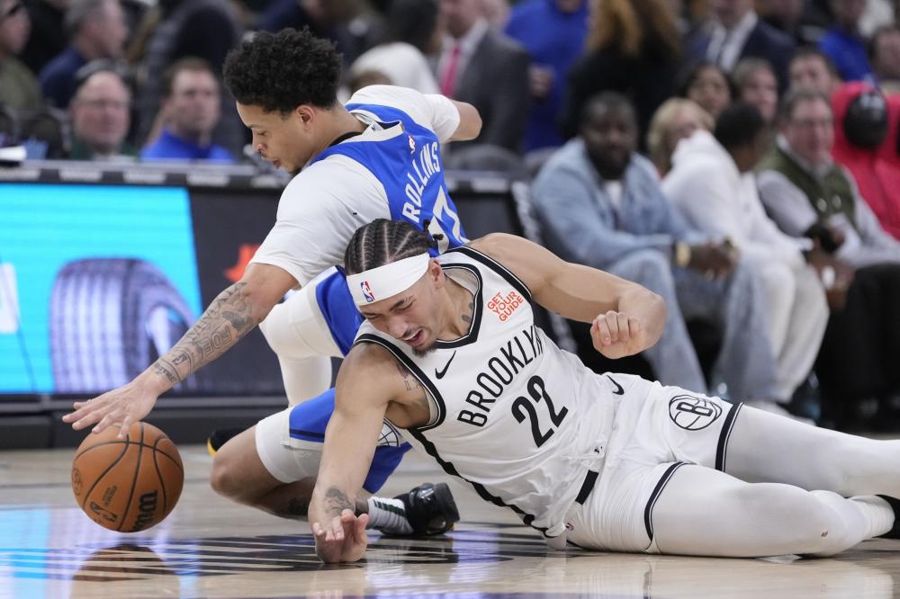 前锋不仅需 前锋不仅需